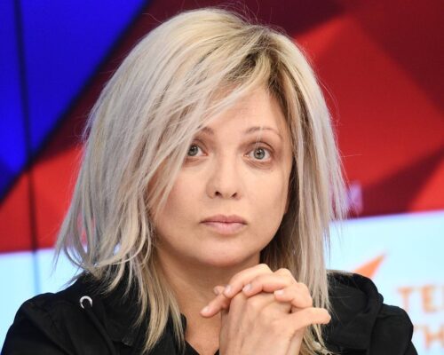 Дроздова высказалась об уехавших артистах фразой «ночами грызут свои подушки»