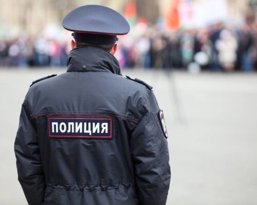 Критик объяснил рекордный интерес россиян к сериалам о полицейских